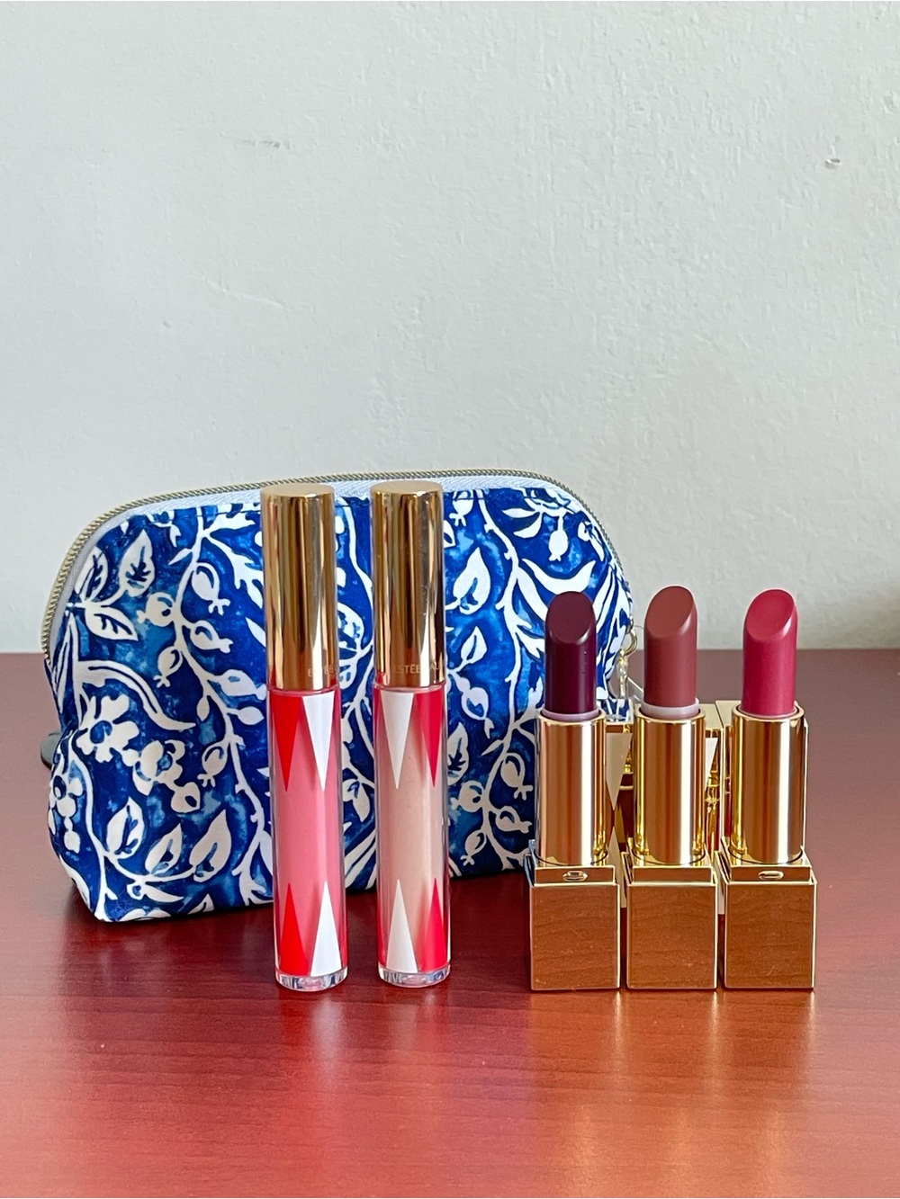 5 pieces Estée Lauder Luxury Lipstick & Gloss Set -full size